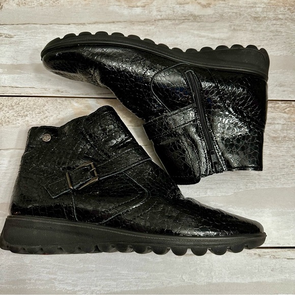 IMAC Croc Embossed Patent Leather Side Zip Booties Sz 39 US 9 Made In Italy - Picture 6 of 13